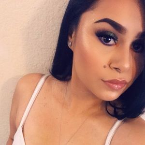 Meet your Posher, Alejandra